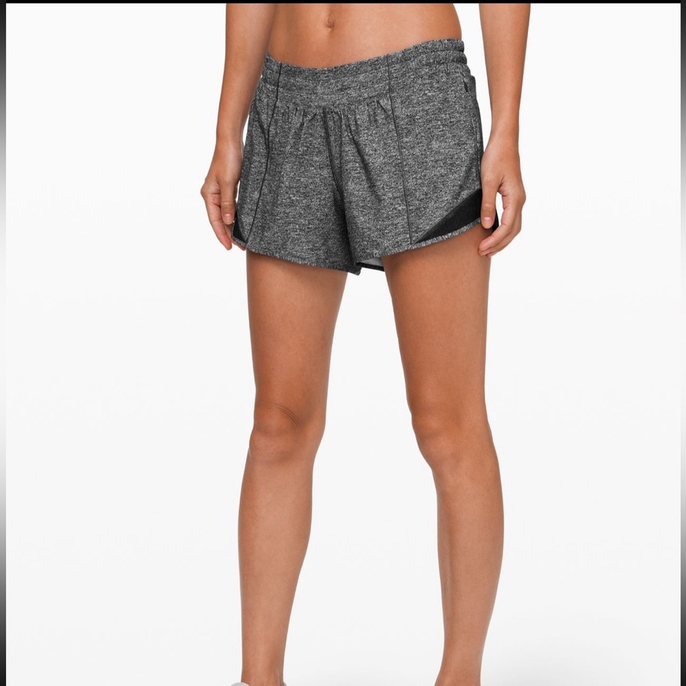 Lululemon Hotty Hot Low-Rise Lined Short 4”
